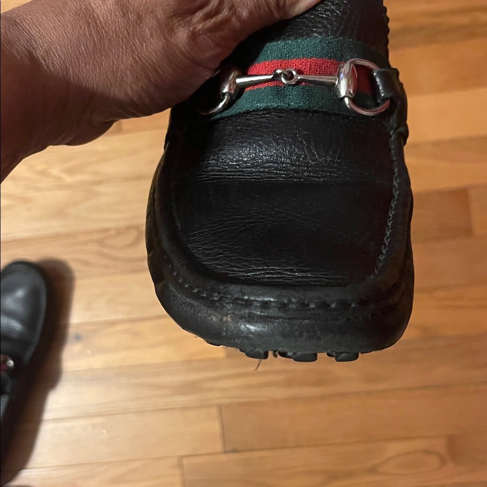 Men Gucci Black Leather Loafers - Picture 9 of 16